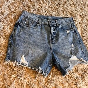 a.n.a HIGH-RISE Boyfriend style shorts.